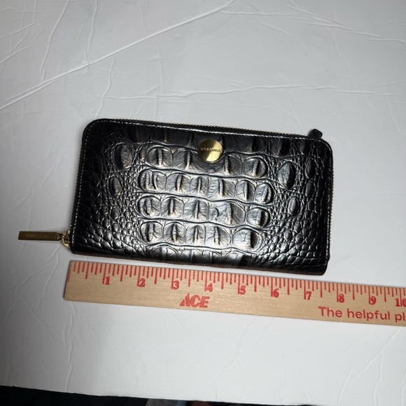 Brahmin Zipper Wallet Black and Silver Shimmer Ombre Crocodile Pattern - Picture 4 of 11